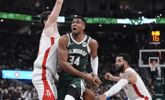 火箭队迎战雄鹿队致命三分球成最大利器 火箭队迎战雄鹿队致命三分球成最大利器