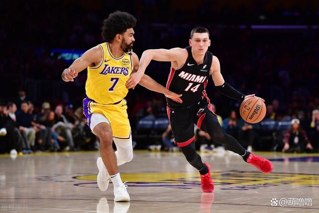 比分激烈!谁将成为赛场传奇 比分激烈!谁将成为赛场传奇