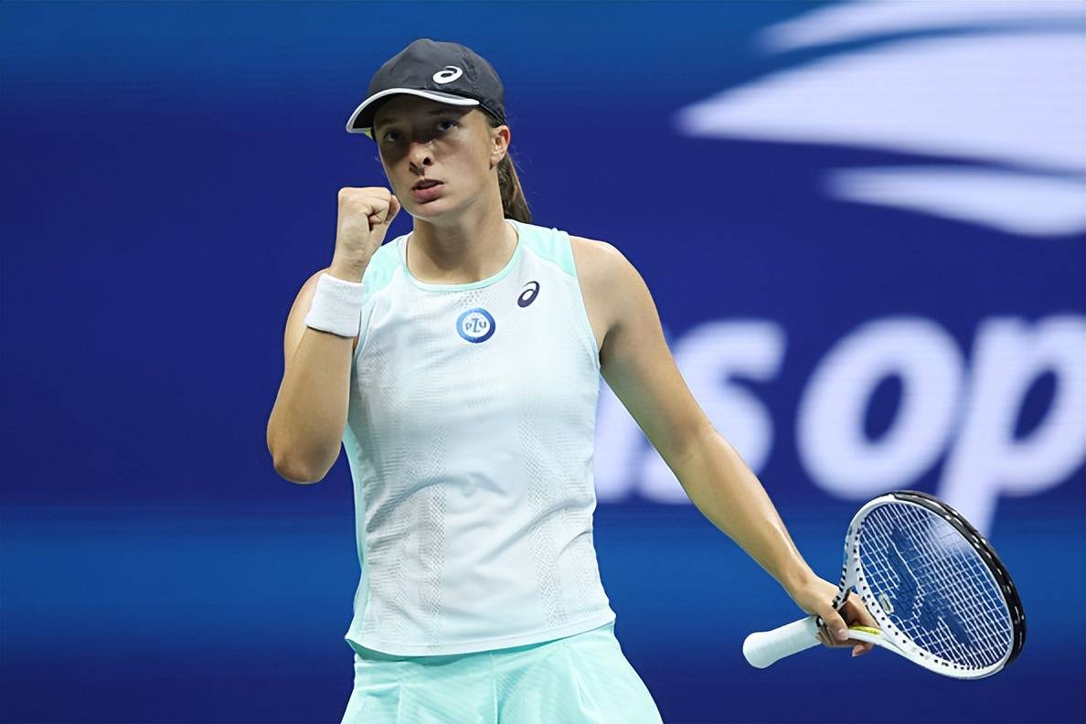 西班牙网球队轻取世界网球队，梅德韦杰夫制霸全场的简单介绍