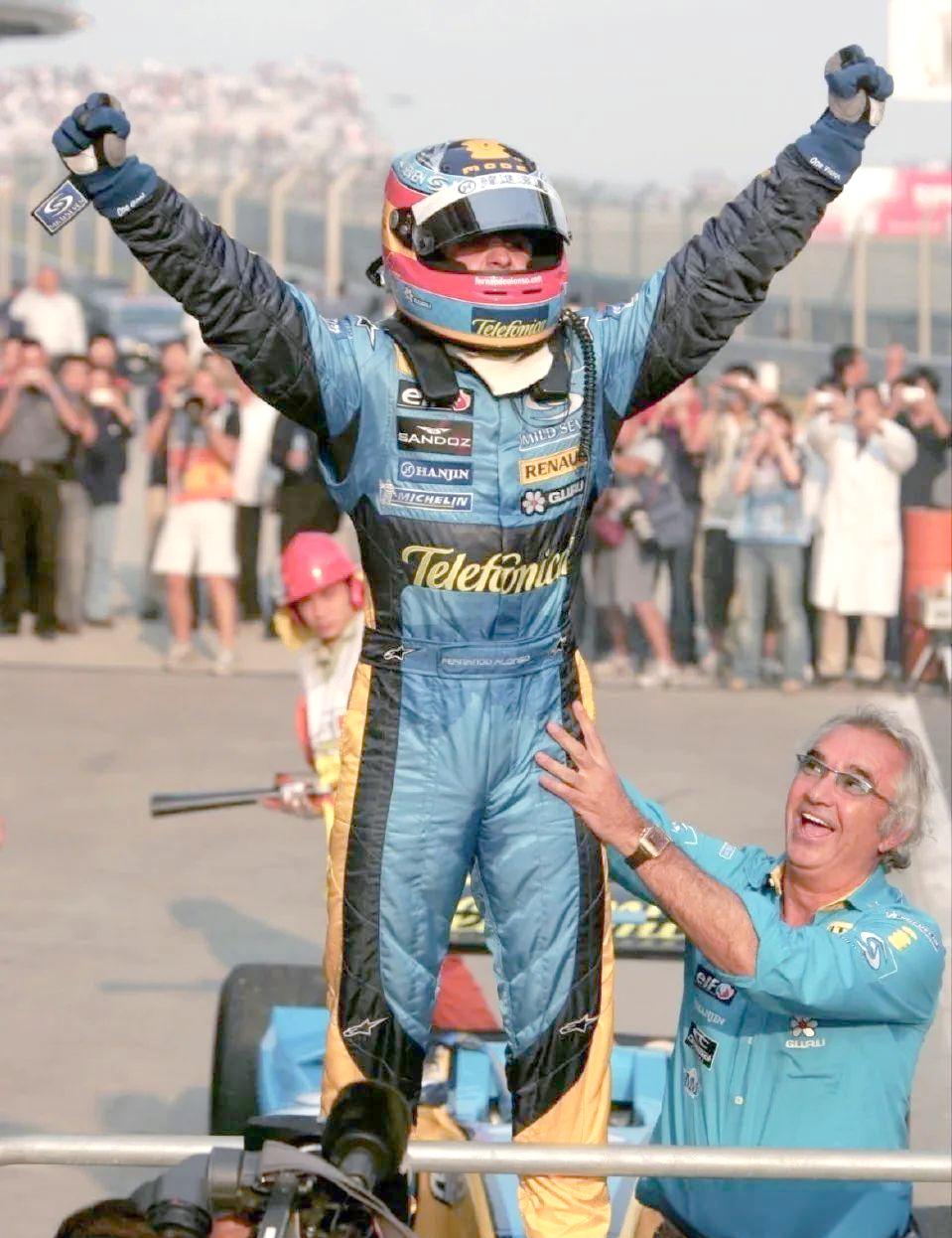 红牛车队鏖战威廉姆斯,阿隆索扛起全队的简单介绍 红牛车队鏖战威廉姆斯,阿隆索扛起全队的简单介绍